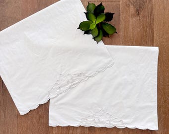 Vintage White Cutwork Pillowcase Set, White Embroidered Pillow Slips, Vintage Linens, Cottage Linens, Applique Cutwork, Openwork Pillowcase