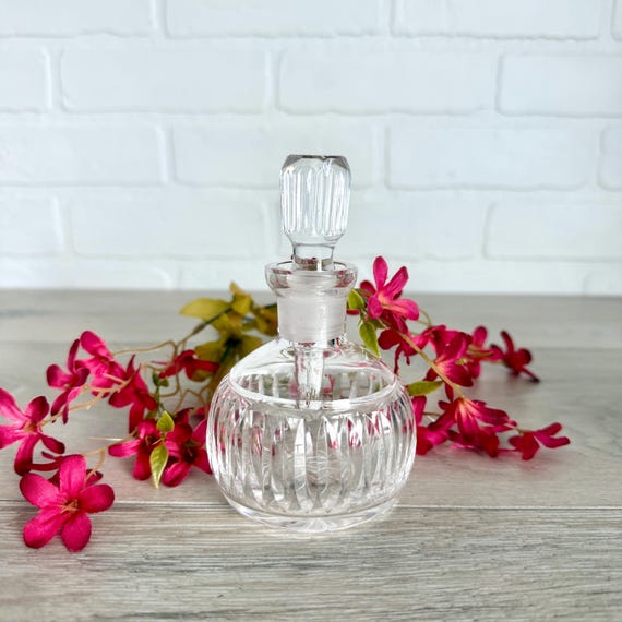 Vintage Clear Cut Glass/Crystal Perfume Bottle With Stopper, Cut Glass Vanity Bottle with Stoper, Crystal-Style Cut Glass Perfume Bottle