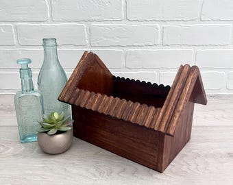 Rustic Wood Basket Planter, House Shaped Planter, Cabin Shaped Caddy, Plant Stand, Rustic Cottage Decor, Holder for Plant, Wood Box