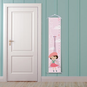 Gepersonaliseerde groeimeter voor kinderen "Paris in Pink"