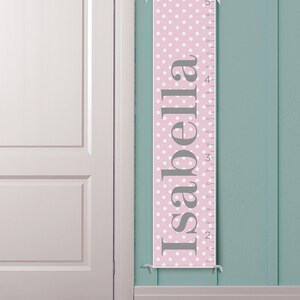 Gepersonaliseerde groeimeter voor meisjes "Klassieke roze en witte stippen"