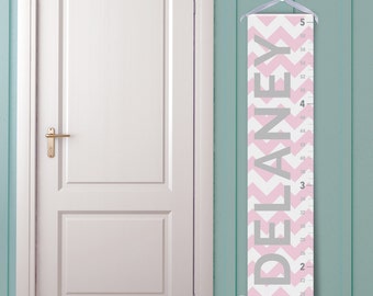 Tabla de crecimiento personalizada para niñas "Chevron en rosa y gris"
