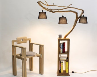 Lámpara de pie realizada con una antigua rama de roble -82-, biblioteca, estantería, lugar de lectura. Escultura. Hecho a mano.