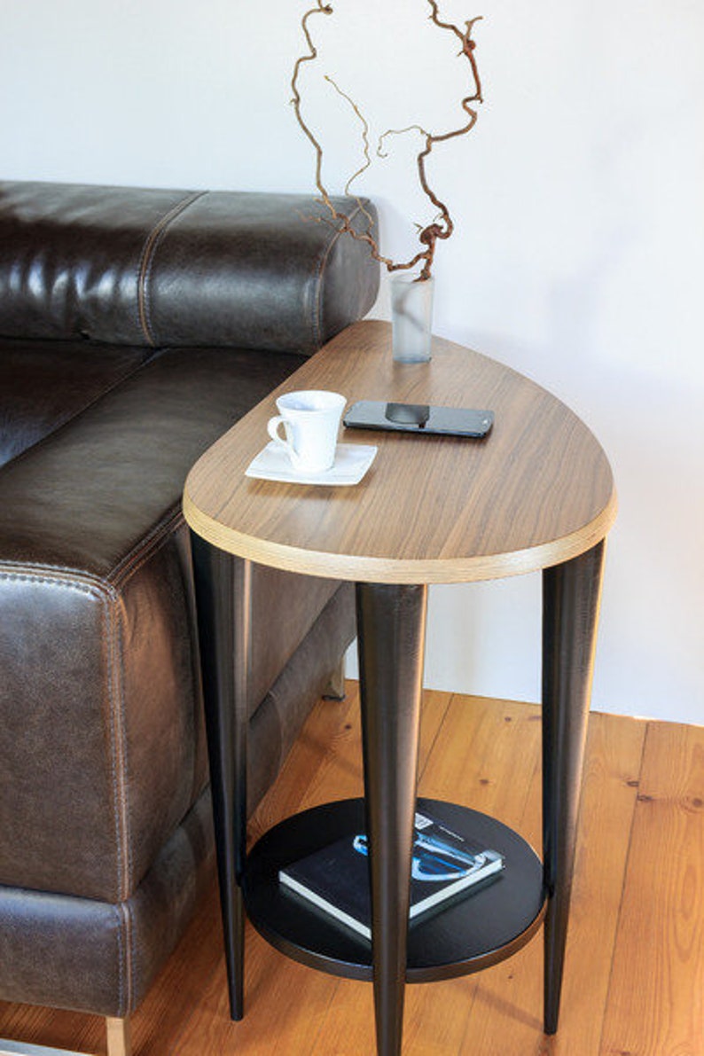 Stolik kawowy z flakonem na kwiaty, stolik pomocniczy, orzech amerykański zdjęcie 3