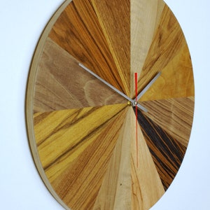 Große hängende Uhr Farbpalette. Ø 45 cm. Wanduhr. Exotisches Holz. Silent-Mechanismus. Geschenk. Made by Hand. Bild 3