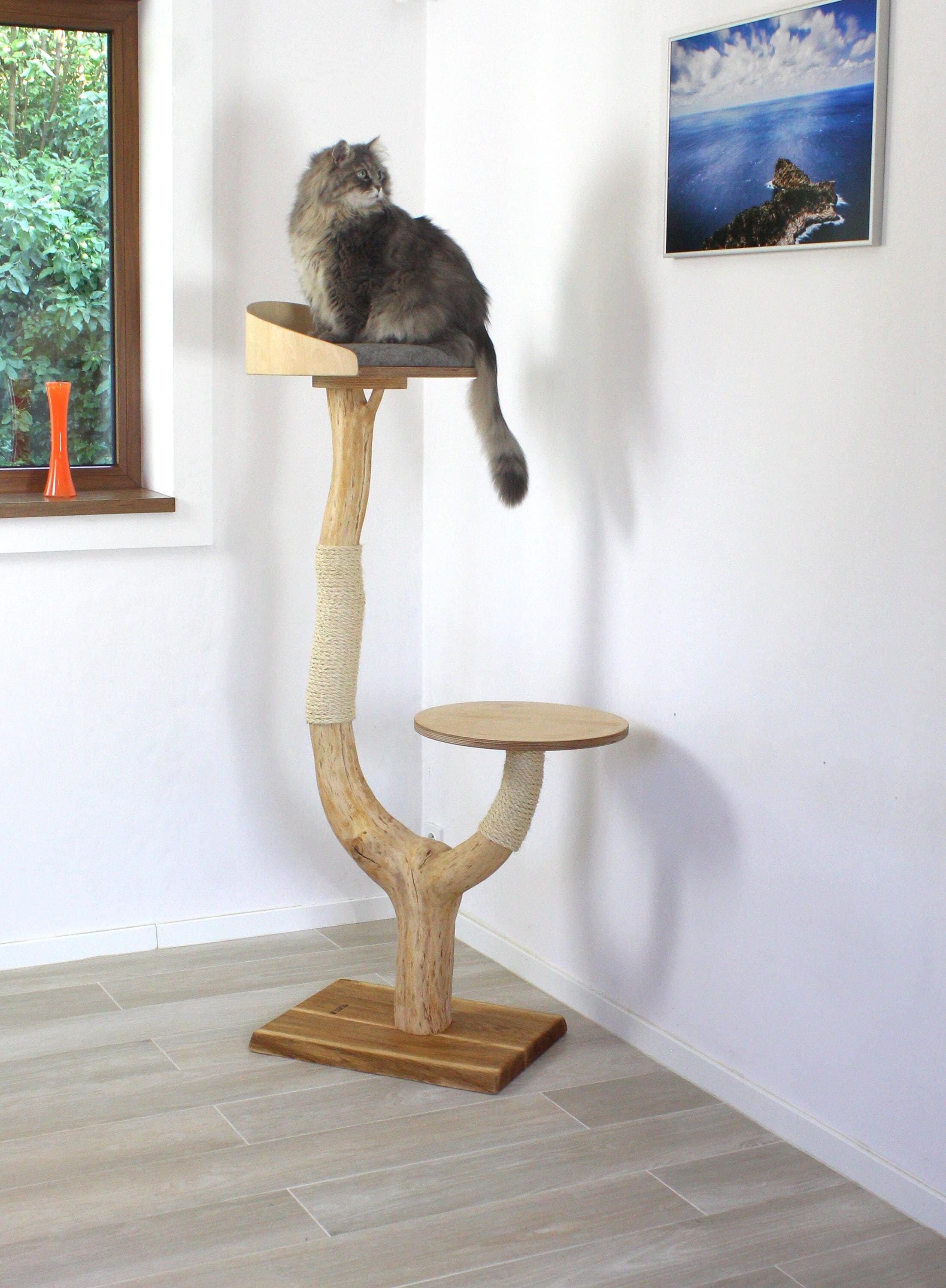 Driftwood Cat Tree Sweden - Main Image