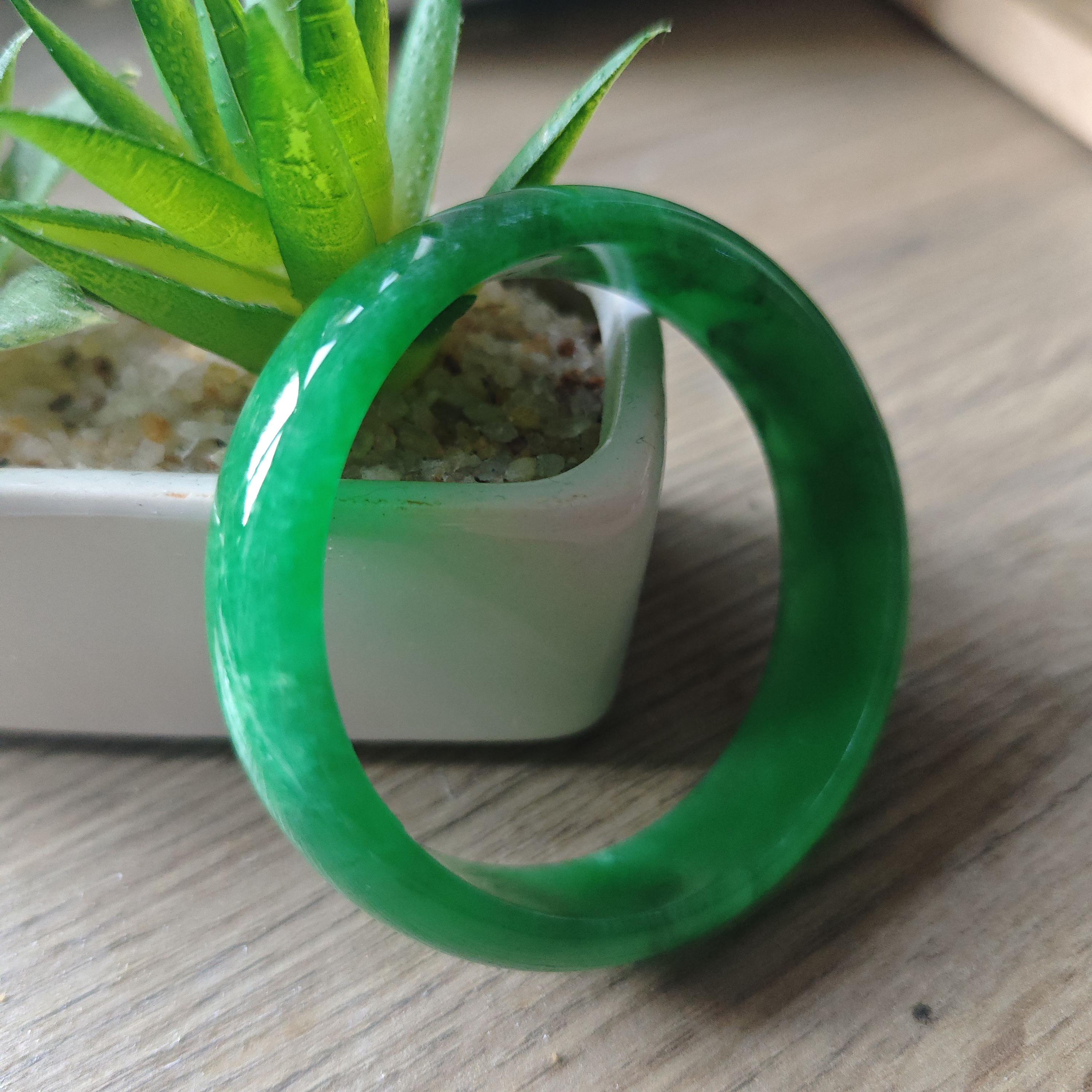 Jadeite bangle certified grade A Imperial green jade icy Burmese round D cut "翡翠"