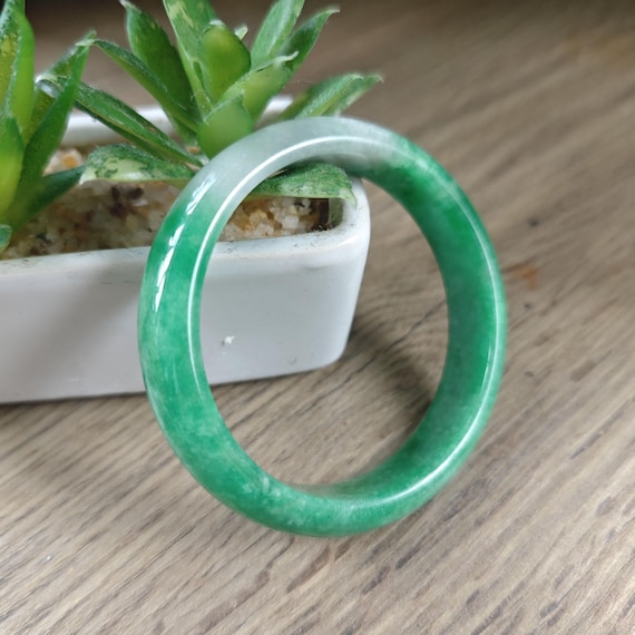 Jadeite bangle certified grade A Imperial green jade icy Burmese round D cut "翡翠"