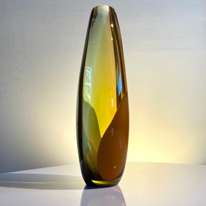 Contemporary modern glass vase image 3