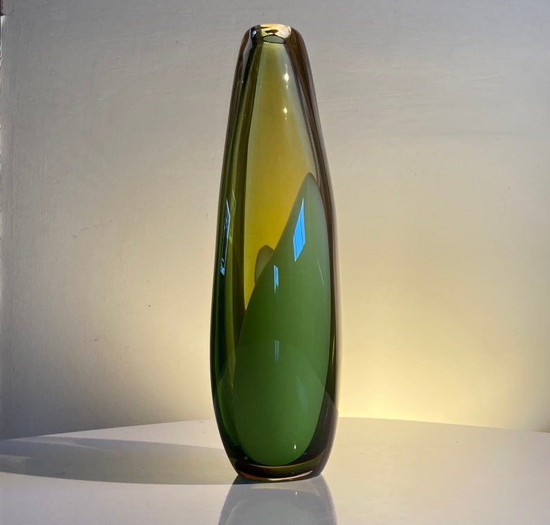Contemporary modern glass vase image 4