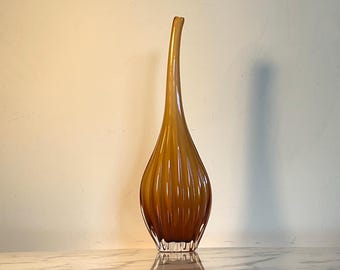 handblown cased glass vase with ribbed Sommerso design