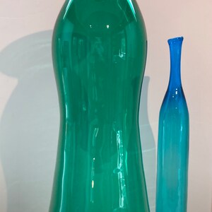 tall Blenko vase 7236 in emerald green handblown glass image 8