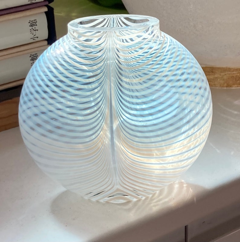 Pulled feather glass vase image 4