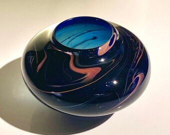 Signed handblown glass cobalt vase with swirls