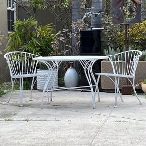Russell Woodard Pinecrest Patio bistro Set