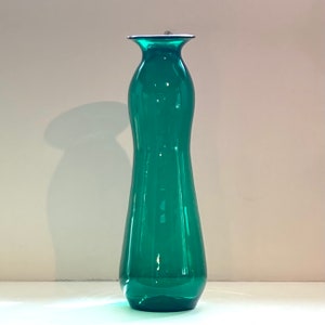 tall Blenko vase 7236 in emerald green handblown glass image 2