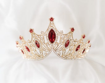 Regina’s Tiara in Red & Gold