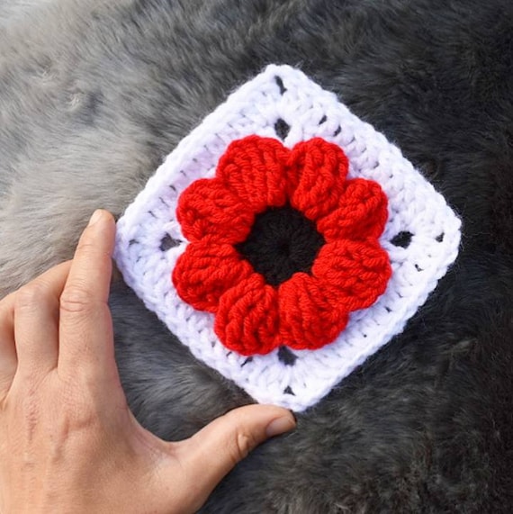 Easy Textured Granny Square Pillow 