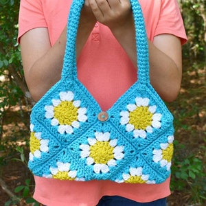 Crochet Pattern daisy flower granny square purse instructions instant download pdf crochet tutorial crochet flower handbag pattern image 1