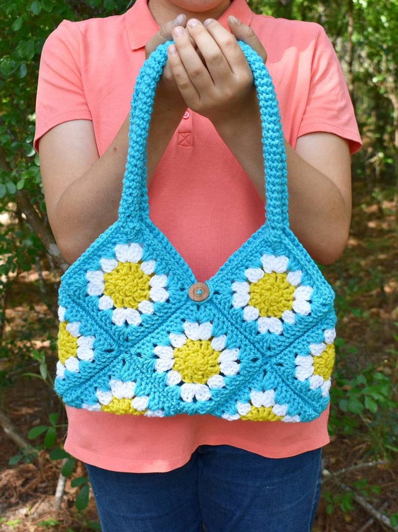 Crochet Pattern daisy flower granny square purse instructions instant download pdf crochet tutorial crochet flower handbag pattern image 1