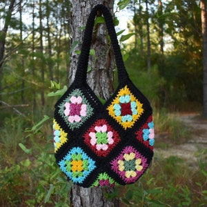 Crochet bag, crochet flower patchwork bag, black tote handbag, handmade market bag, crochet purse, boho granny square bag,  shoulder bag