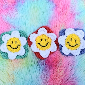 Smiley face granny square digital crochet pattern, smile emoji easy crochet instructions, flower granny square design, crochet smile face