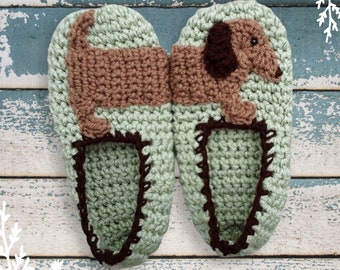 Crochet Dog slipper pattern, dachshund dog slippers, women's crochet slipper pattern, crochet wiener dog slippers, pdf crochet pattern