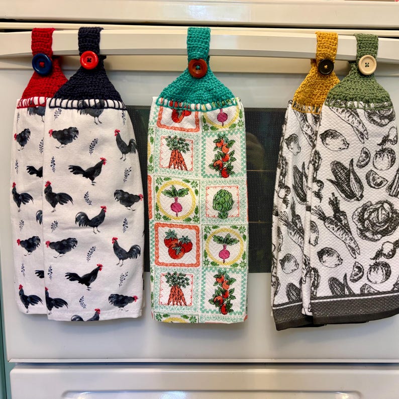 Hanging hand towel for kitchen, cottagecore decor button on crochet dishtowel with farmhouse chickens, horses, vintage geese, hedgehogs afbeelding 10