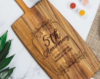 5th Anniversary Charcuterie Board - Personalized Gift for Anniversary, Engraved Cutting Board, Wood Wedding Anniversary, Design: A1