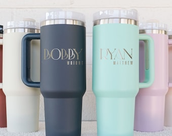 Kundenspezifischer Art Deco-Namensbecher - 40 Unzen Becher mit Griff & Strohhalm | Personalisierte Geschenke | Personalisierter Becher, Design: S4