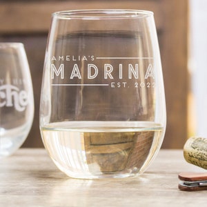 Personalized Godmother Wine Glass, Madrina Stemless Wine Glass, Madrina Proposal Gift, Baptism Gift, Padrinos Gift, Design: GDMA2