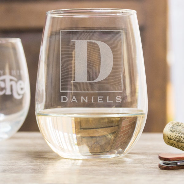 Custom Name and Initial Wine Glass - Personalized Gift for Her, Modern Design Wine Glass, Etched Stemless Wine Glass, Design: K5