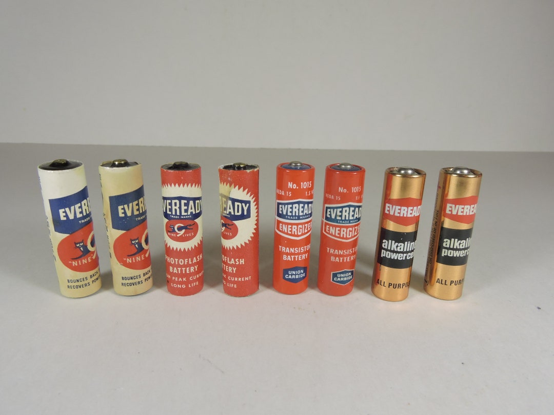 8 Vintage Eveready Batteries Size AA Etsy