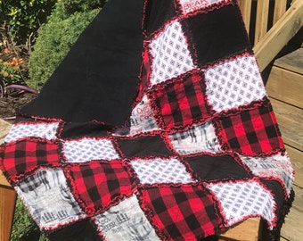 Lodge look Baby Rag Quilt, In Buffalo Plaid, with Buffalo, Elk and Bear print, and Baby Corduroy fabric. Handmade Quilt. Rustic Nursery.