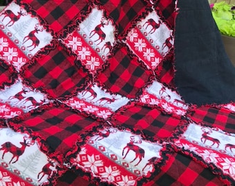Lodge look Baby Rag Quilt, w/ red and black buffalo plaid and buffalo check winter stripe. Homemade Quilt. Nursery w/ winter scene and deer.