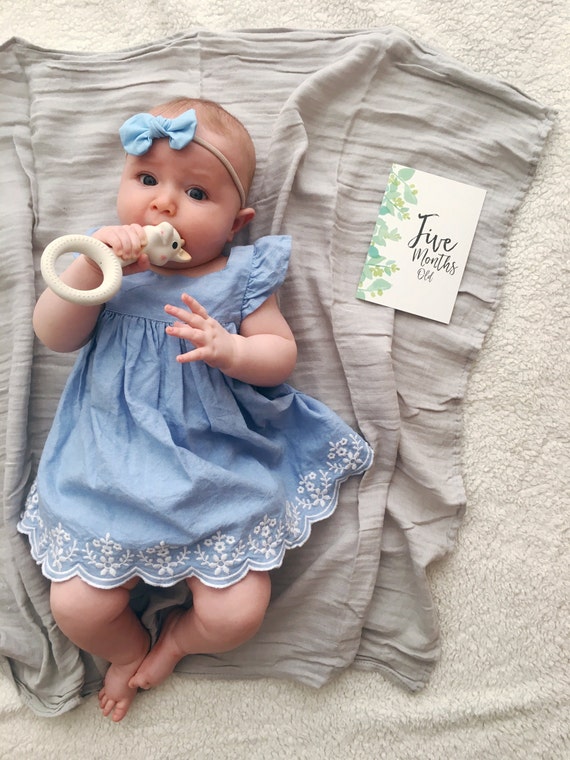 Baby milestone cards Unisex 12 months and funny moments Newborn new baby gift Set of 24 A6 cards baby shower gift