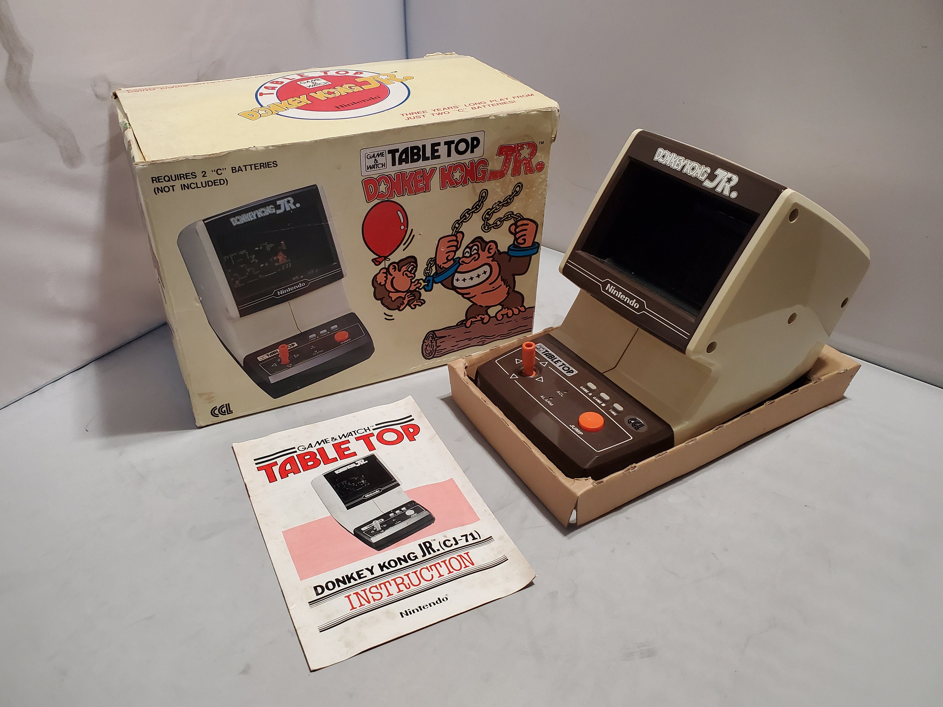 Tabletop Nintendo. Game & watch Donkey Kong Jr. (New wide Screen). Nintendo king