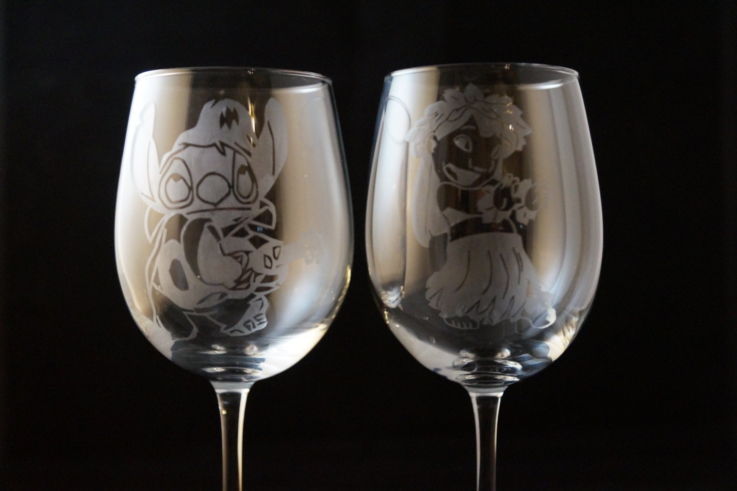 Lilo & Stitch Rainbow Pineapples Teardrop Wine Glass 20 oz – Shadow Anime