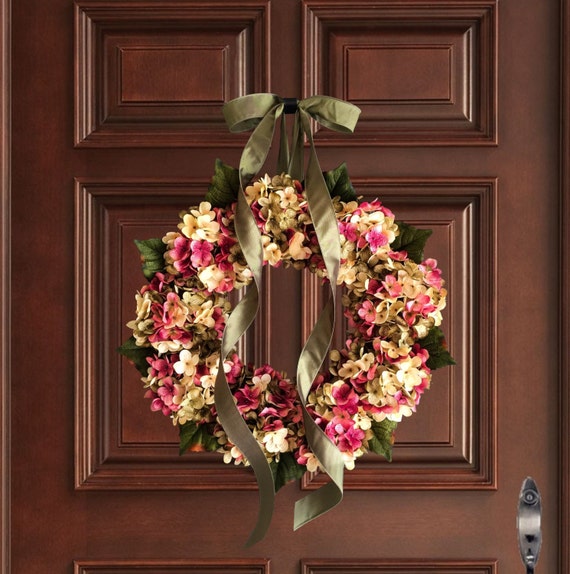 Image of Hydrangea wreath on a door