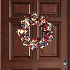 4th of July wreath on front door