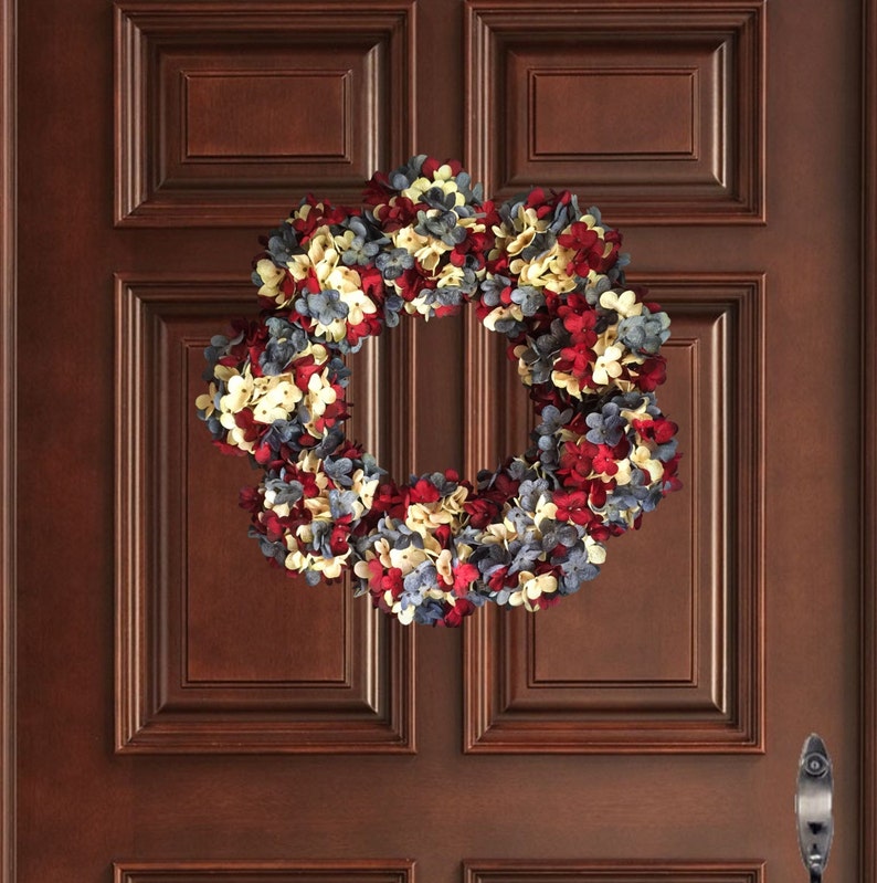 4th of July wreath on front door