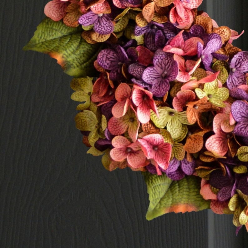 Spring and summer hydrangea wreath for the front door closeup.