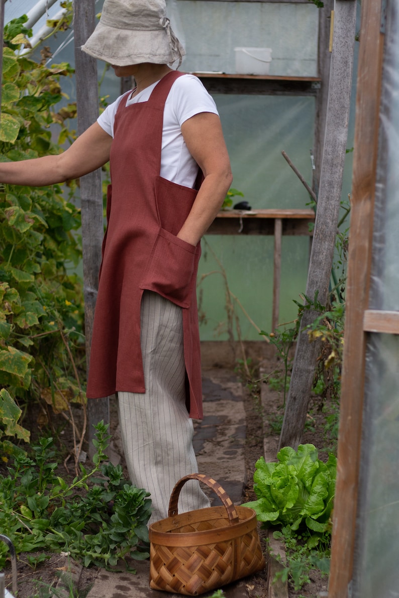 Linen cobbler garden apron. Full apron. Linen tabard. Garden dress apron. Many colors, regular and plus sizes. Gift for gardener. image 6