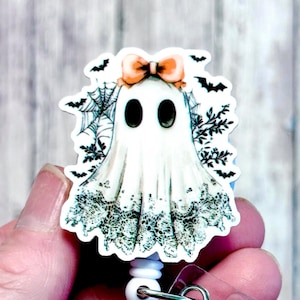 Jolie bobine de badge fantôme, porte-badge fantôme d'Halloween, badge fantôme avec noeud orange, fantôme effrayant, bobine de badge Halloween, badge fantôme dentelle noire