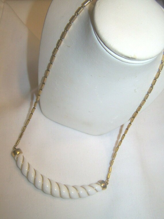 Vintage Monet White Gold Tone Swirl Necklace Chok… - image 3