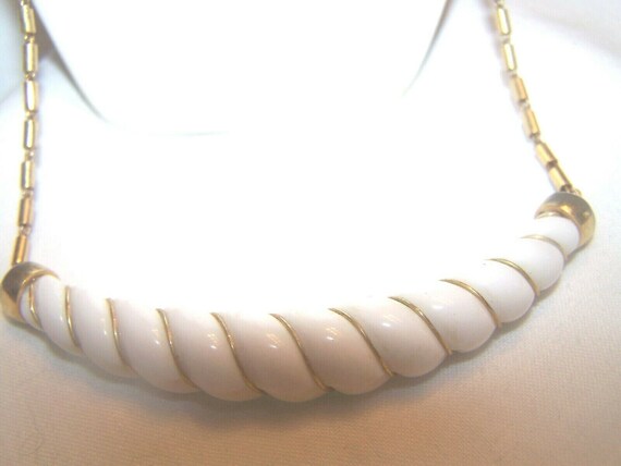 Vintage Monet White Gold Tone Swirl Necklace Chok… - image 4