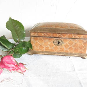 Boîte à couture/boîte à bijoux en cuir antique française/boîte intérieure rembourrée/boîte à saké Keep/boîte décorative/boîte à bijoux/Décoration d'intérieur/Décoration française