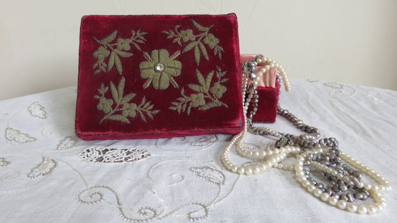 French Red velvet box//trinket box/small sewing b