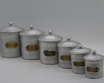 Lot de 6 pots de cuisine/boîtes de conserve en aluminium vintage françaises/pots de rangement/ensemble de bidons avec étiquettes en laiton/rangement de cuisine/pots/pots d'herbes aromatiques/cuisine