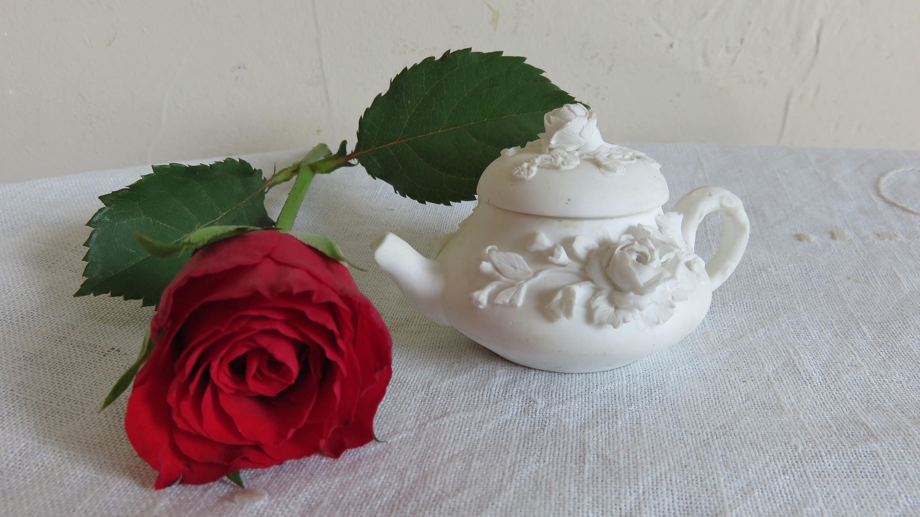 Théière/Miniature Thé Pot/White Tea Pot/Gâteau Décoration/À La Main en Théière/Fleur de Porcelaine D